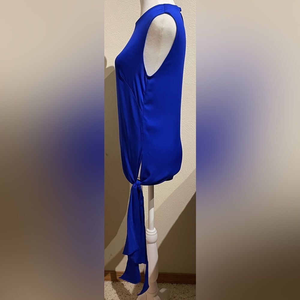 Milly Women’s Size 4 / 6 Royal Blue Silk Blend Sleeveless Top Side Tie Keyback - Picture 4 of 10